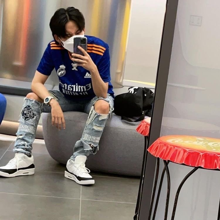 baebysuk's tweet photo. A hoonsuk local au.

— Personal Trainer

“Gym personal trainer?”
“Nah, more like personal trainer on bed.” https://t.co/qhuDGV4H5A