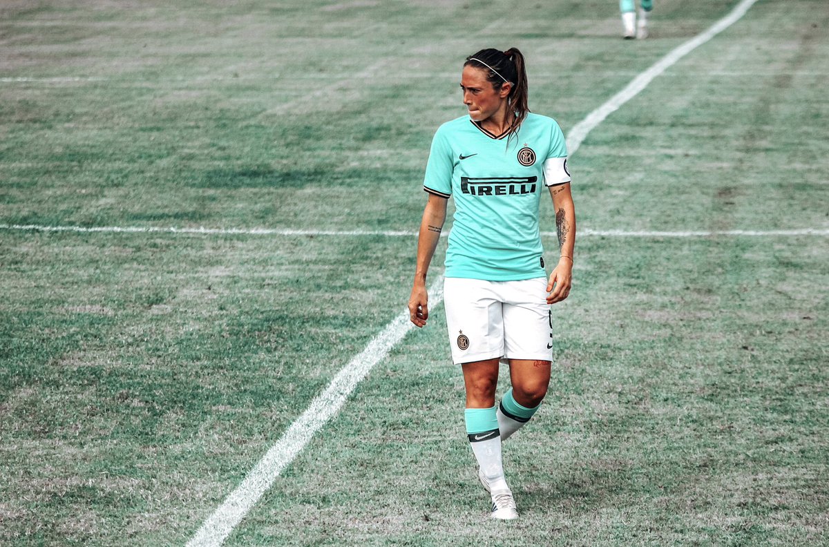 ReginaBaresi's tweet photo. “Prometto, prometti.
Ti giuro amore un amore eterno
Se non è amore me ne andrò all'inferno…”
.
.
.
#ambra #tappartengo #prometto #prometti #inter #passione #amore #persempre #neroblu #nerazzurri #RB9 #vita #amoreeterno https://t.co/GCcu2PAblw