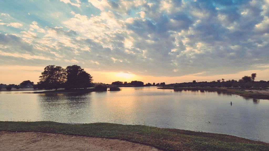 talalshaikh's tweet photo. What a view #Dubai #AlQudra https://t.co/WBeaftJfn2