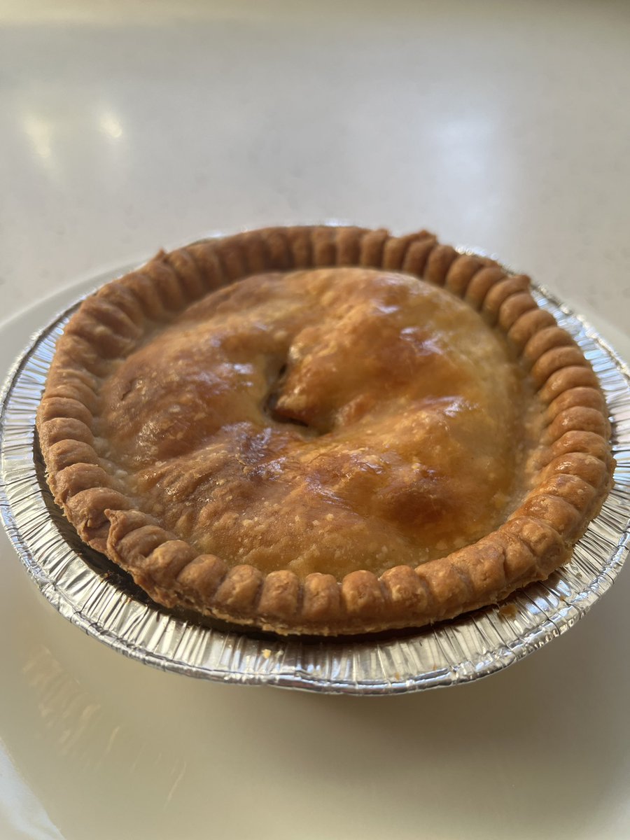 A thing of beauty - got ourselves a deee-licious Bene n hotpot pie from @HaffnersPies #tuesdaytreat 🥧🥰