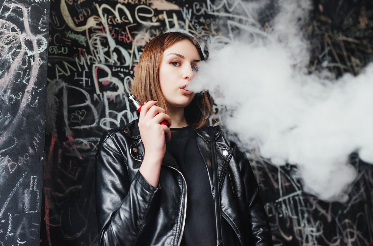Sabías que...👀🧐

Según el último estudio de <a href="/sigmados/">Sigma Dos</a> la tendencia de los #vapeadores es utilizar líquidos con menor nicotina.

Y tú, ¿cuánta nicotina usas en tu #vaper?