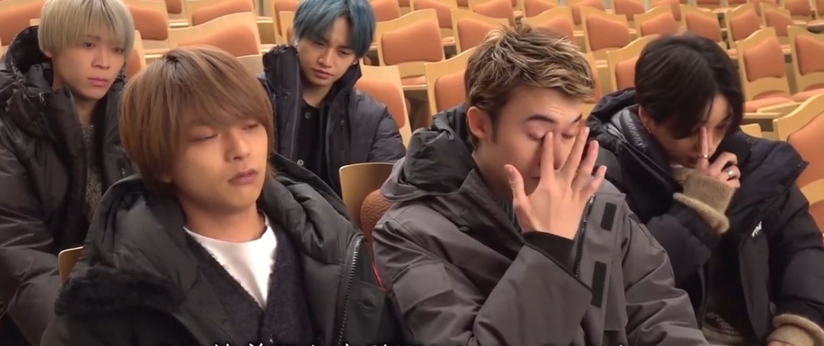 timelesz_spain's tweet photo. Estoy un poco emo hoy. Siempre me parecerá hermosa su amor y su sincronización que lloren y se sequen las lagrimas a la vez. 🧡💜That synchronization even crying is beautiful.
#FuMari #SexyZone #MariusYo #5exyZone https://t.co/ih8zzUckDf