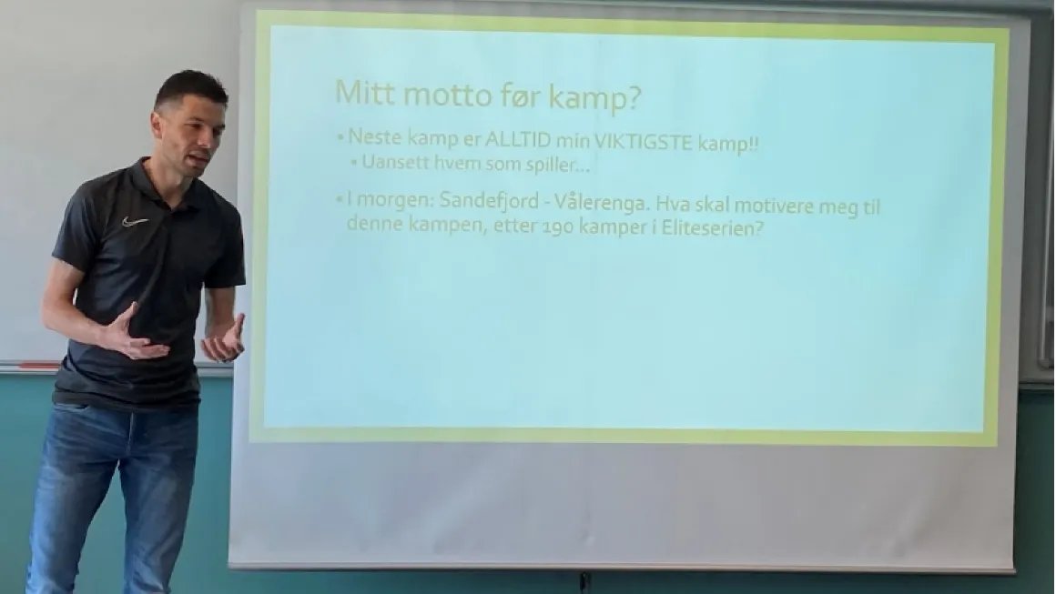 NFFAgder's tweet photo. Vårsamling dommere 2023 ⚽️

NFF Agder ønsker hjertelig velkommen til den obligatoriske vårsamlingen for dommere 🤝 

Årets fagsamling gjennomføres på Rosfjord Strandhotell i Lyngdal lørdag 4.mars og søndag 5.mars 2023. ✍️

Les mer her 👇 
https://t.co/VkFoP9OrGH https://t.co/OFNzEoBADF