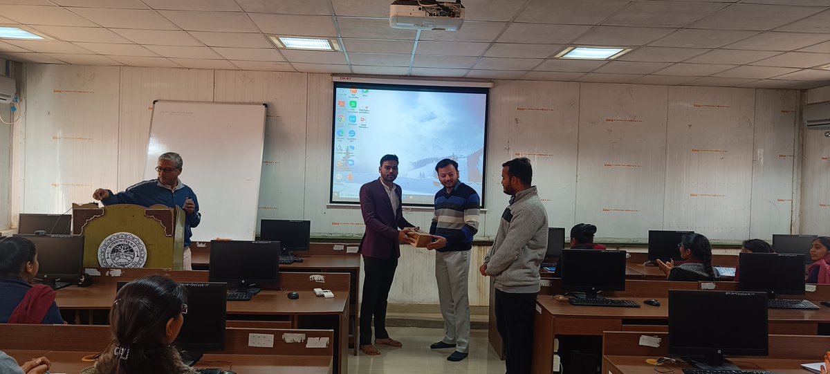 gbrc_gujarat's tweet image. Glimpse of Day-2 activities of Hands-on training program on "Analytical techniques" at
@gujvidyapith. Jointly organized by @gbrc_gujarat
& @gujvidyapith. Sponsored by @gsbtm.
@vnehra @ChaitanyaGJoshi @dstGujarat @gsbtm
#kaushalya #Training