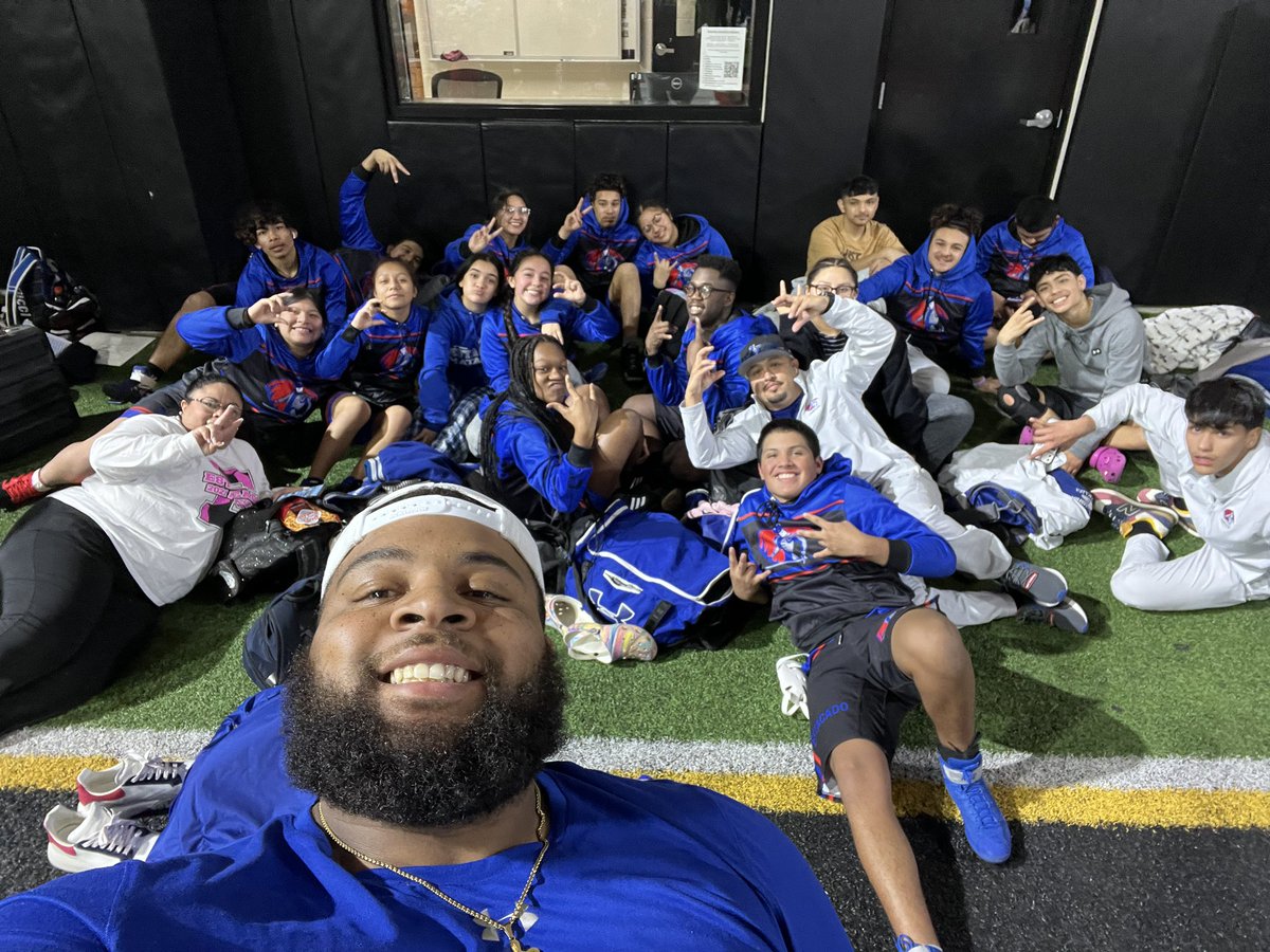 CoachPcasso's tweet photo. Got a chance to do a team dinner this past weekend. Hopefully this was the 1st of many….
This is a very special group of young people hungry to get better! Not only on the mat but in the classroom & in life! I’m blessed to be called Coach. 💙🤞🏽
#EastSideVsEverybody https://t.co/6HrOtdCJVN