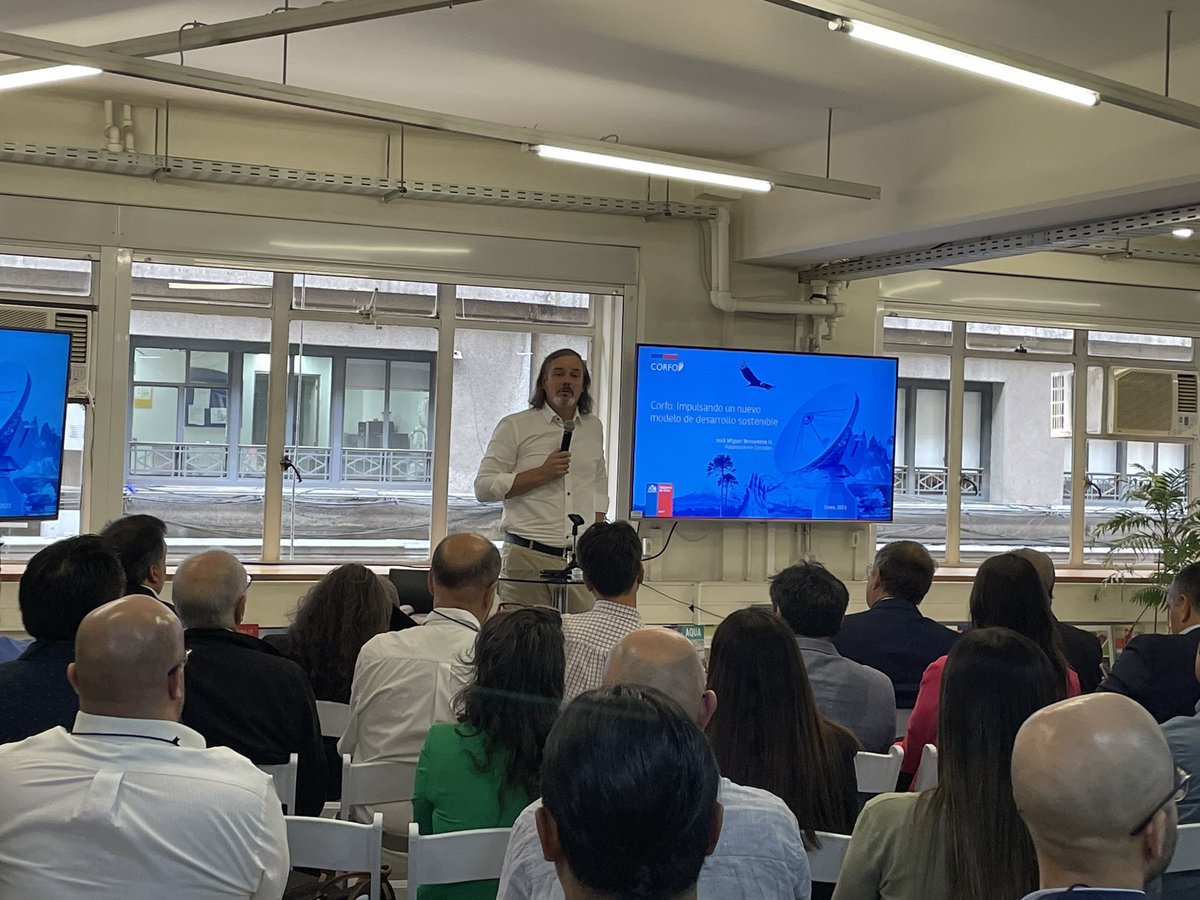 T_Trincado's tweet photo. Interesante presentación de José Miguel Benavente, Vice Presidente de @Corfo en en IV Encuentro de Consorcios y #ProgramasTecnológicos https://t.co/Wi5osfzchm