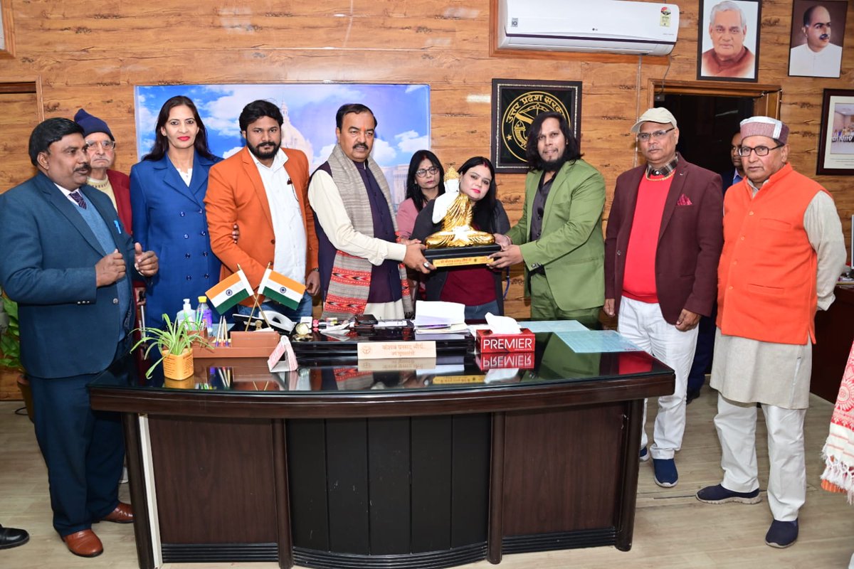 MurtazaCritic's tweet photo. The poster of Hindi film #LaxmiChauhan: The Power of Woman, launched by the Deputy Chief Minister of UP, Shri @kpmaurya1 Ji in Lucknow

Starring Laxmi Chauhan, Gaurav Kumar, Anil Rastogi, Madhuri Singh. 

Directed by Lakhan Choudhry, produced by Monika Sharma

PR: @Bollytimes1 https://t.co/c8psZWSzJH
