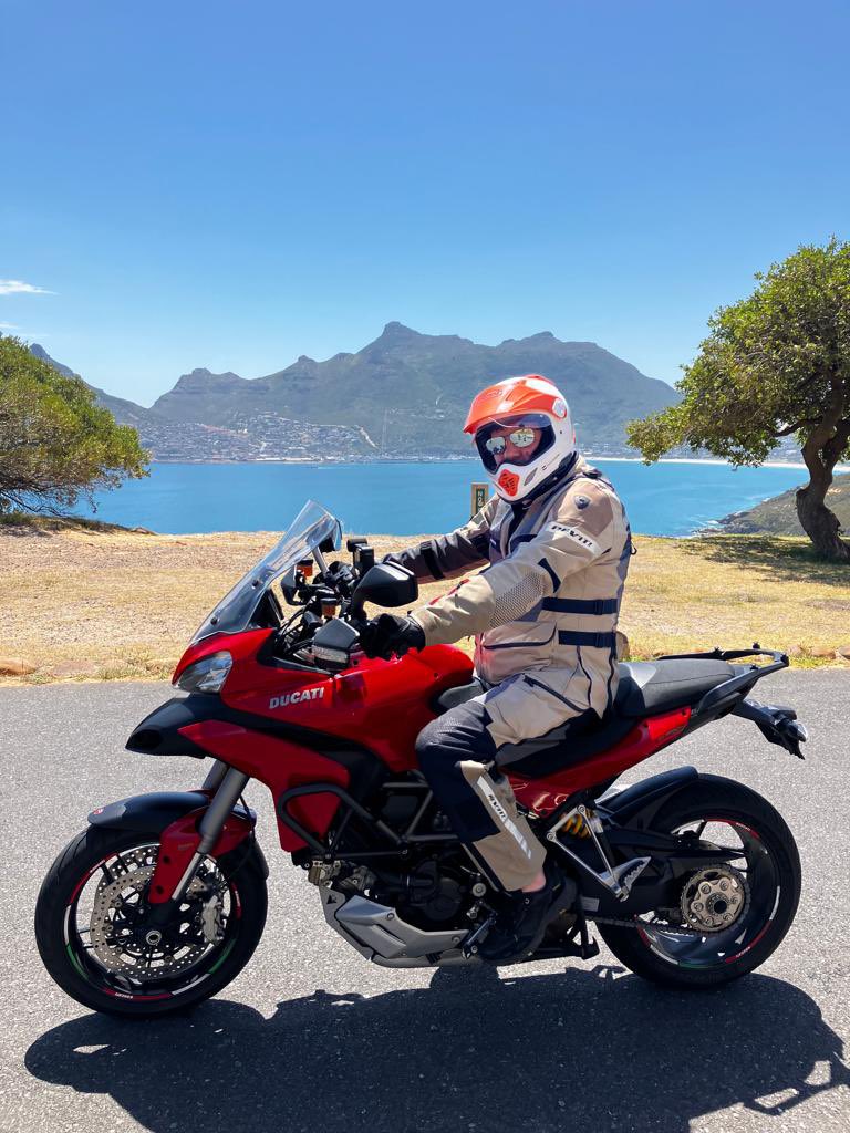 Bij Chapmans Peak, Kaapstad #chapmanspeak #SouthAfrica #motorcycling #work 😉🤣