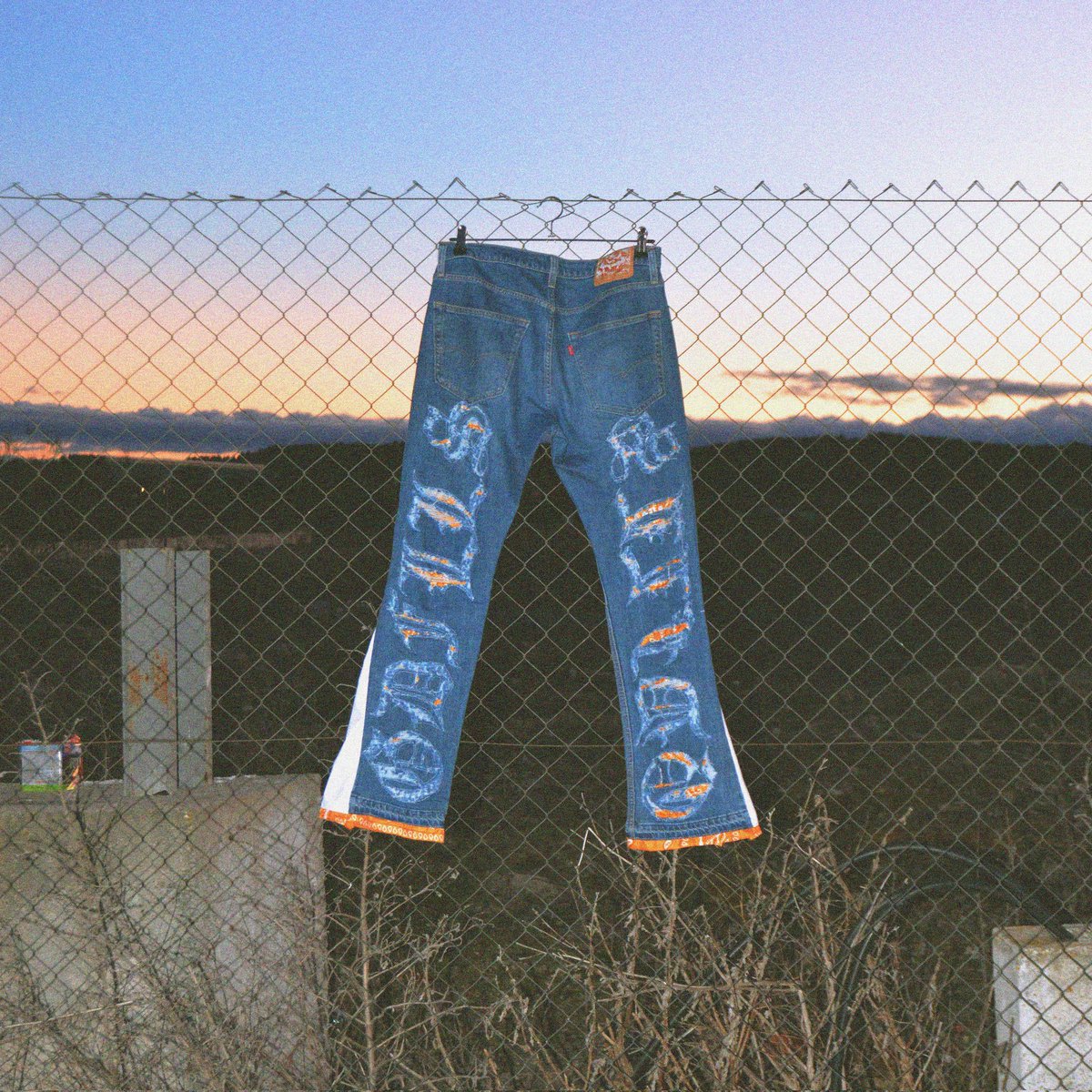 irrzz_'s tweet photo. Goodfellas x Levi's custom pants 002

@goodfellas_eu https://t.co/OWAy4zlHTl