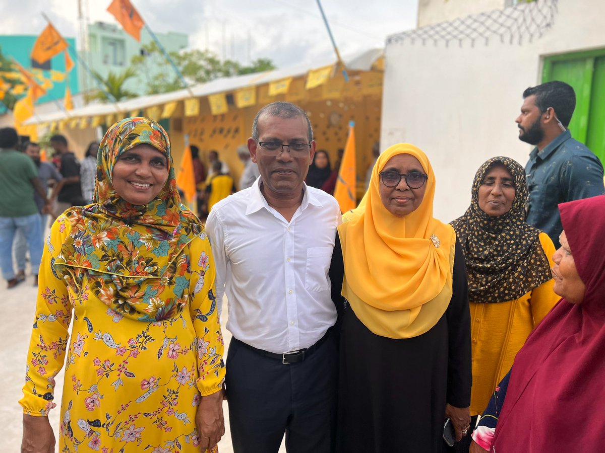 Simwarr's tweet photo. ނައިފަރު އަބަދުވެސް #ހިތްތަކުގެރައީސް އެކު 💪

#ހިތާހިތުގެގުޅުން 💛
#ހިތްތަކުގެރައީސް 💛

#Anni2023
#FikureggeDhirun https://t.co/TiJ6qzhhI3