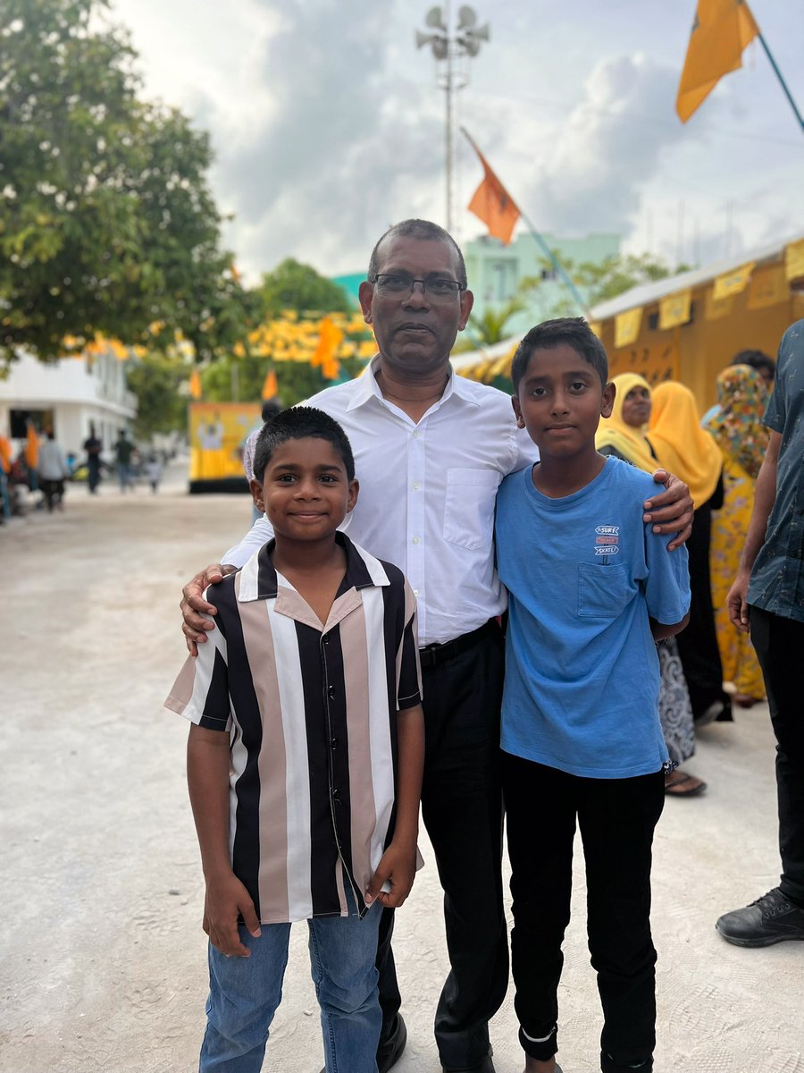 Simwarr's tweet photo. ނައިފަރު އަބަދުވެސް #ހިތްތަކުގެރައީސް އެކު 💪

#ހިތާހިތުގެގުޅުން 💛
#ހިތްތަކުގެރައީސް 💛

#Anni2023
#FikureggeDhirun https://t.co/TiJ6qzhhI3