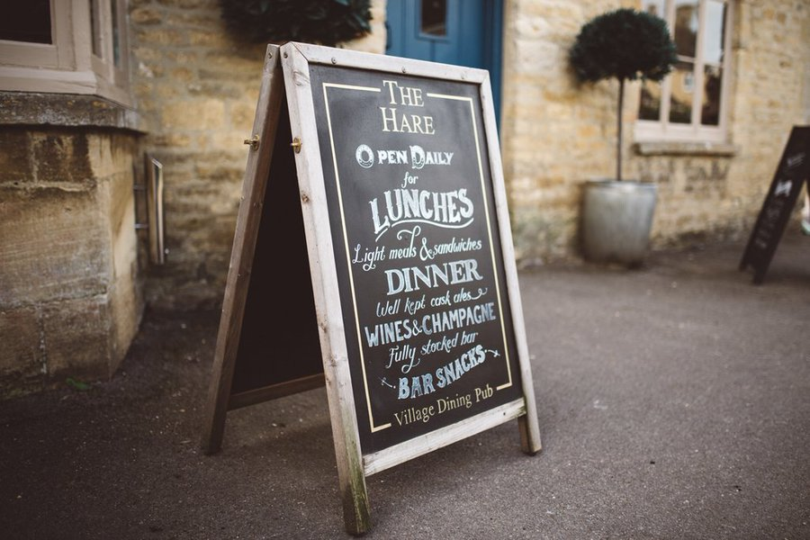 thetravellocker's tweet photo. My Pub of the Day: The Milton Hare @themiltonhare Milton under Wychwood #Oxfordshire #pub https://t.co/j8zZLJgCox #goodpub #foodanddrink #cotswolds https://t.co/3O0VawSRQB