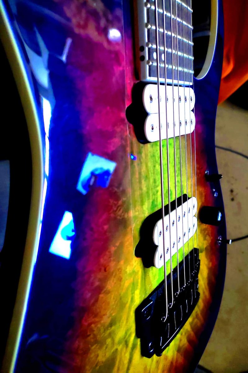 Guarneriusmetal's tweet photo. Para el nuevo álbum, emplearemos guitarras de 7 cuerdas con escordatura de un tono abajo de la afinación estándar. (Drop A)
#guarneriusnuevoalbum 
#symphonyintheshadows 
#guarneriusmetal 
#sevenstringguitar
#ibanezguitars https://t.co/SebzoluDtC