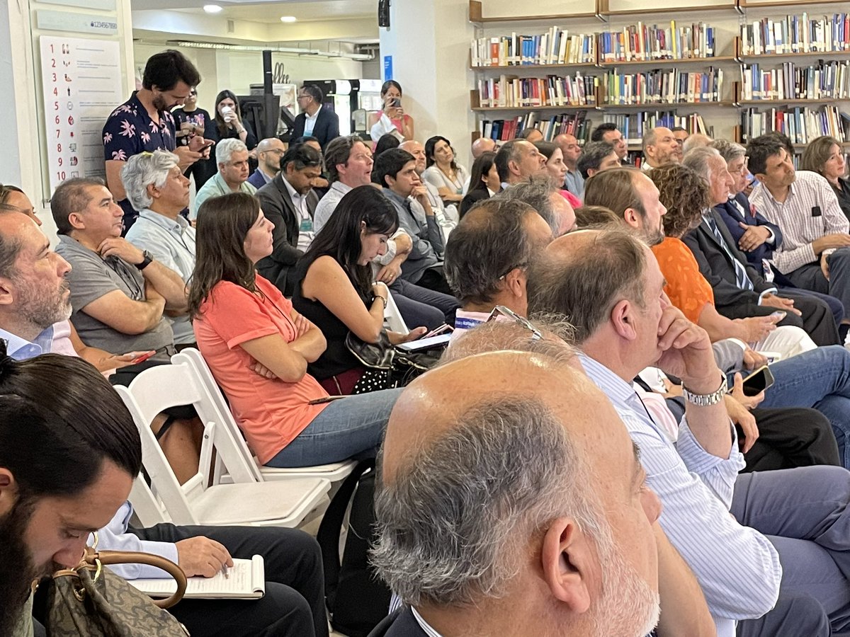 T_Trincado's tweet photo. Alta asistencia en nuestro IV Encuentro de Consorcios y #ProgramasTecnológicos de @Corfo.
Todos muy atentos escuchando a nuestro Vice Presidente, José Miguel Benavente. 👏👏👏 https://t.co/h2I53Y3OQr