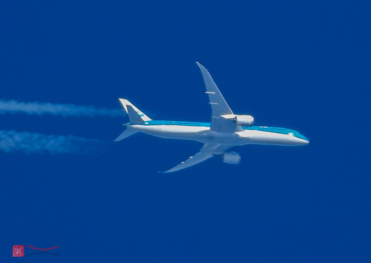TheSnoopySnoop's tweet photo. #KL686 #KLM258 🇳🇱 KLM
Boeing B787-9 Dreamliner, PH-BHP
40,975ft (7.8miles), 598mph, MEX/AMS

#AvGeek #planespotting #aviation #aviationphotography @KLM @AirFranceKLM #NorthernIreland https://t.co/O68YgvlNdJ