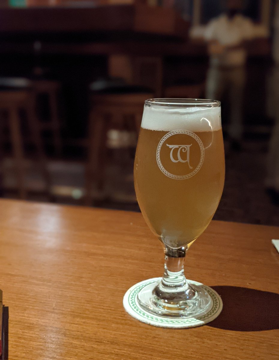 What a gorgeous brew by <a href="/2downbeerco/">2downbeerco</a> - The 'Kolsch' apparently a hybrid style of beer. Crisp, super sessionable, subtle fruitiness, and mildly bitter. So well balanced! Put this on Happy Hours na 😹