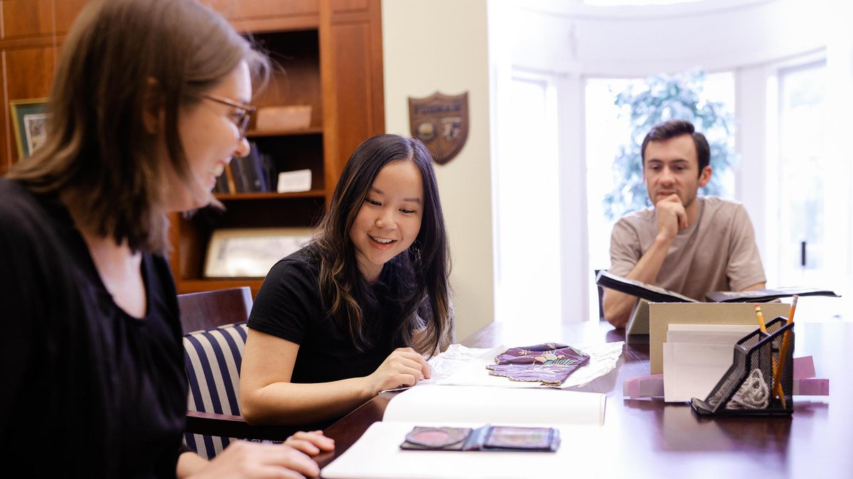 Eli Kibler, Eva Kiser, and Kylie Fisher are presenting their research on "Untold Journeys" this month at the Southern Humanities Conference! 

#furmanuniversity #furmanhumanities #globalhumanities #humanities #research #students #faculty #library #presentation #funews