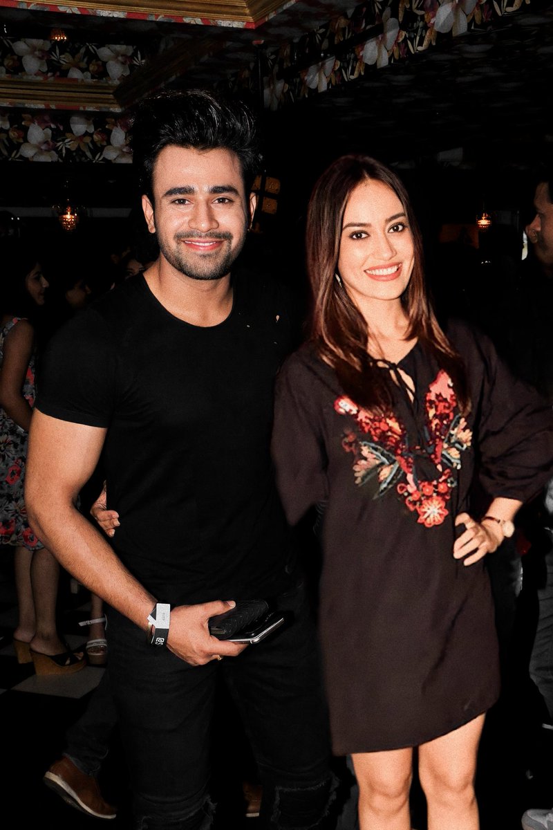 pearbhiperfect's tweet photo. How it would have looked, if they had met before #Naagin3 

@SurbhiJtweets @pearlvpuri #PearBhi #BeHir #PearlVPuri #SurbhiJyoti #Love #Edit https://t.co/Rohx5qVbCb