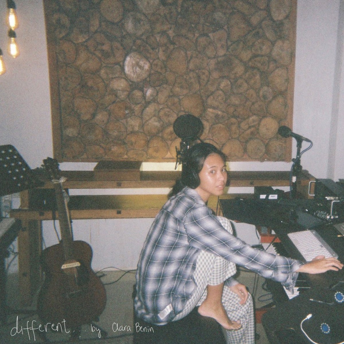 hiii I have a new song called "different..." and it's coming out on 01/27/23 ✨