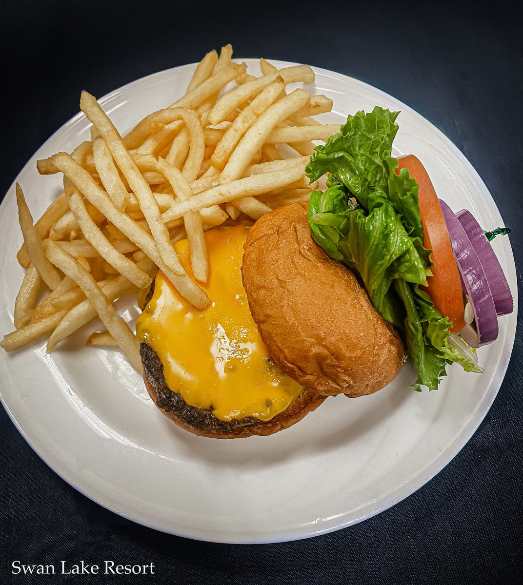 No plans for dinner? Come out and enjoy our $8 Tuesday burger night in The Chophouse. Enjoy a delicious dinner and try our new fresh, crisp straight fries. 

Call (574) 935-5680 and press 4 to make dinner reservations! 
The Chophouse opens at 5:00 PM
•
•
#swanlakeresortindiana