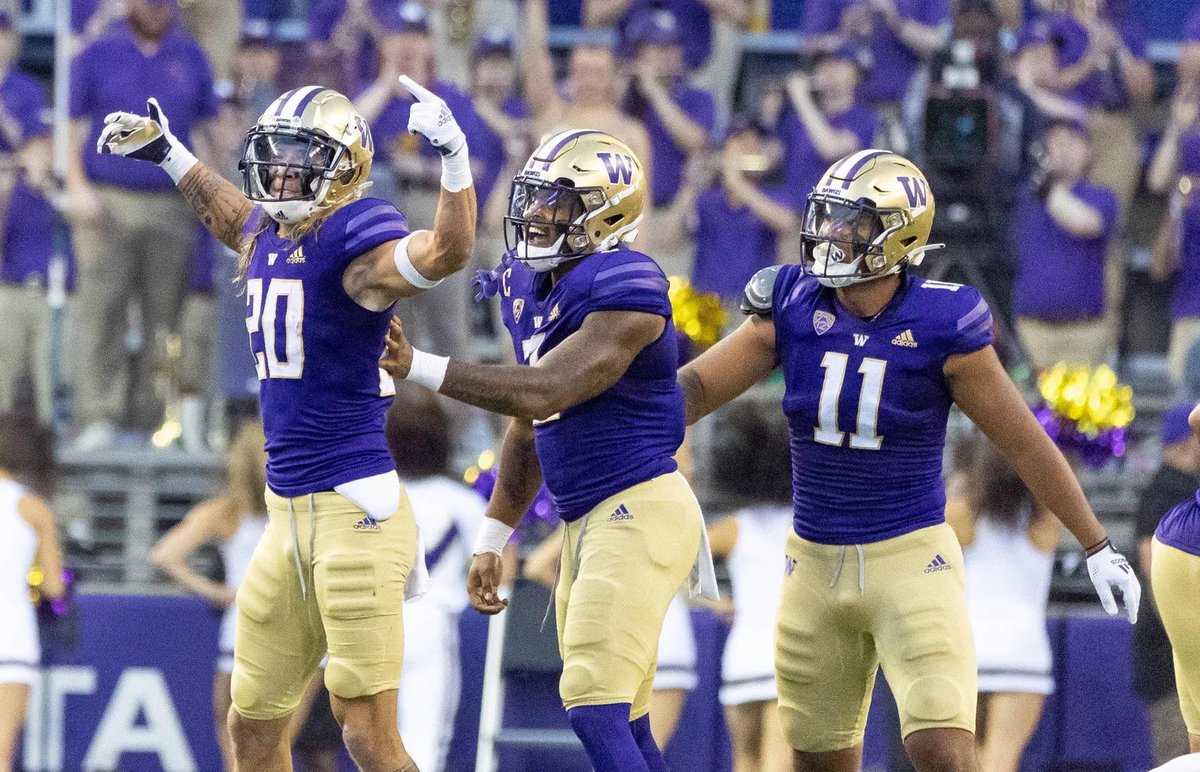 MichaelBlack_FB's tweet photo. 247Sports @bmarcello says he believes that the PAC-12 could be the second best conference next year with the returning talent.

👀 are you buying into the hype? https://t.co/npqZ5LpVuB