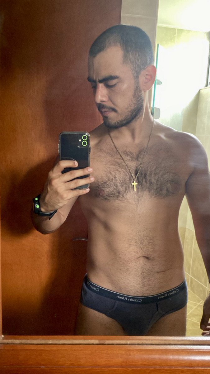AndrsArciniegas's tweet photo. M O R N I N G ☀️
#tuesday #bodylanguage #Health #mensheslth #healthwealth #man #grindr #scruff #woof https://t.co/9dXS1BCuxI
