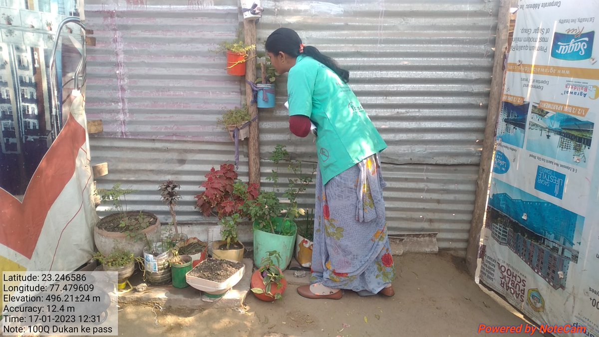 sadhnadhote4's tweet photo. फैमिली हेल्थ इंडिया एंबेड लारवा सर्वे के दौरान अनुपयोगी बर्तन, गमले मैं पानी न जमा होने दे, पानी की टंकी ढक कर रखने ,मॉडल के माध्यम से लोगों को डेंगू मलेरिया कि जानकारी दी गई।
#EMBD @sksomya
@santoshbhargav2 @CollectorBhopal @FamilyhealthIn
@GodrejGroup @probhopal https://t.co/SyohHuPQt4
