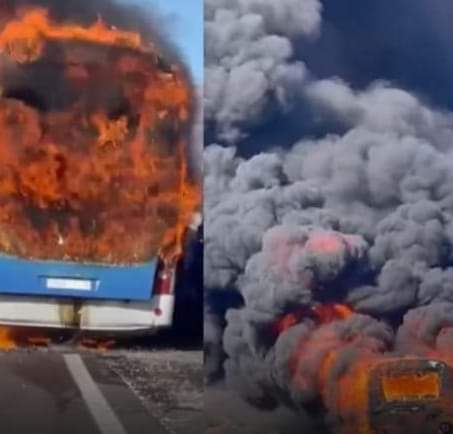 #حريق_شهد الطريق السيار الرابط بين مدينة اكادير ومراكش  ظهر اليوم حادثة احتراق حافلة لنقل المسافرين بشكل كامل، ما خلق حالة من الهلع، وتسبب بخسائر جسيمة همت حاجيات المسافرين، الذين انقذوا أنفسهم باعجوبة بعد مغادرتهم للحافلة منذ اللحظات الاولى لبداية اندلاع النيران.