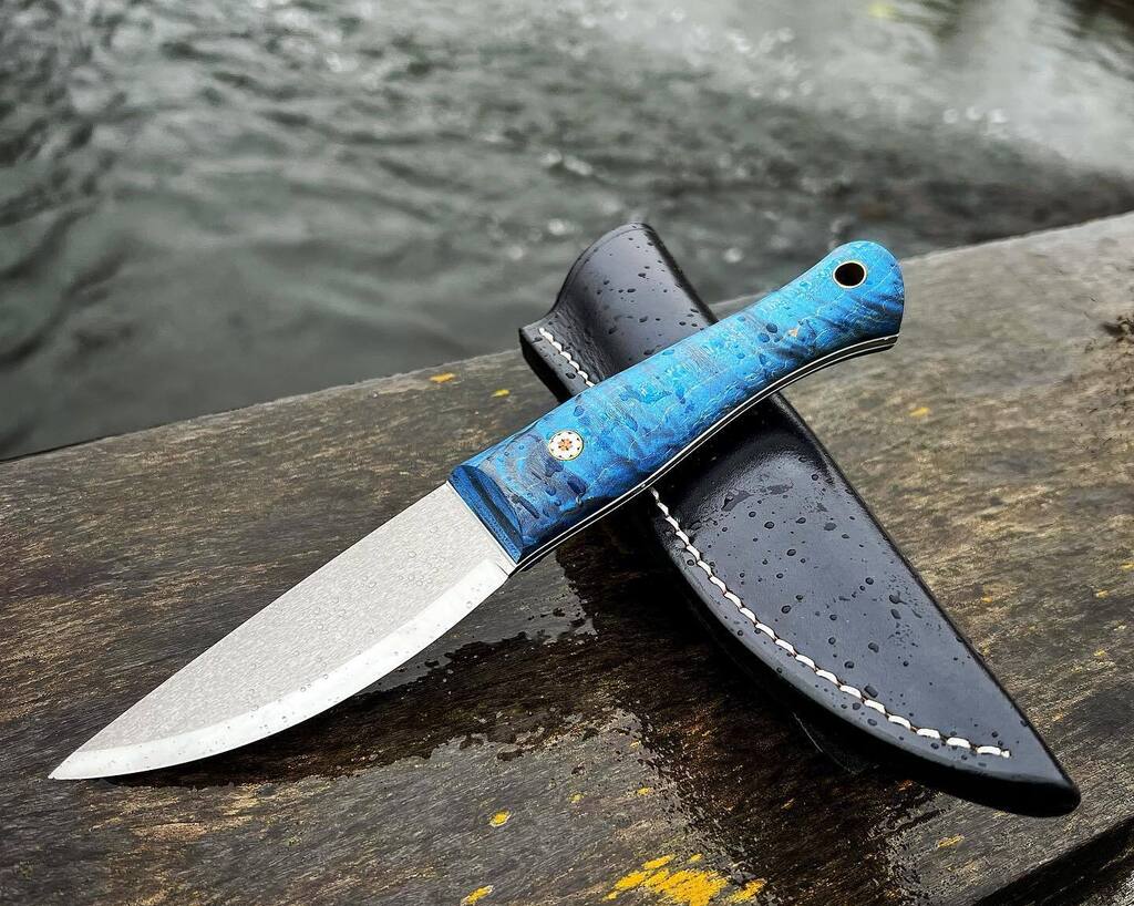 Russian_knives's tweet photo. Custom Beaver Knife- Bird &amp; Trout XXL- real scandi on CPM 3V steel blade. #beaverknife #beaver #birdandtrout #scandi #knifepics #knifelife #knifephotography #bushcraft #bushcraftknife #customknife #knifecollection https://t.co/QJjc2Rbe5i https://t.co/RsyA9oyJkN