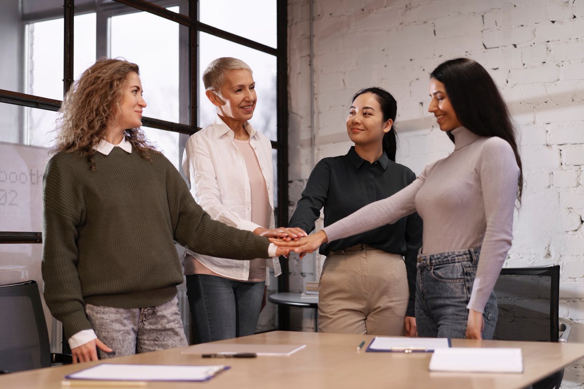 TecholonyUK's tweet photo. #ProjectsAsAService -  outsource your #ITprojects to a team of experts and see the benefits for yourself - cost savings, access to specialized skills and expertise, increased efficiency and productivity, and improved #security and #compliance.👉 https://t.co/WnrInyCml5 https://t.co/aJ1EnDYwnH
