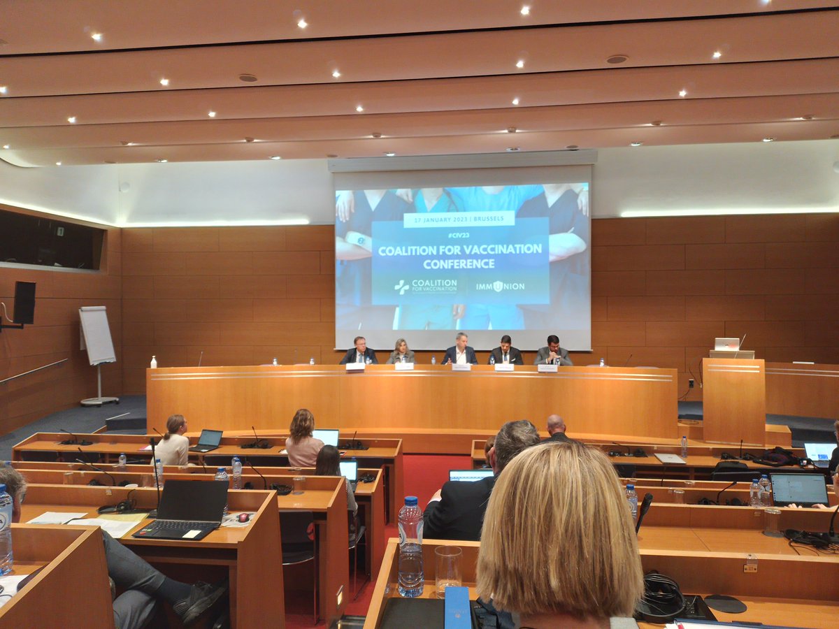 CEDentists's tweet photo. A very interesting discussion at the @CoalitionForVax conference today!
#CfV23 https://t.co/td7KqWeBTJ