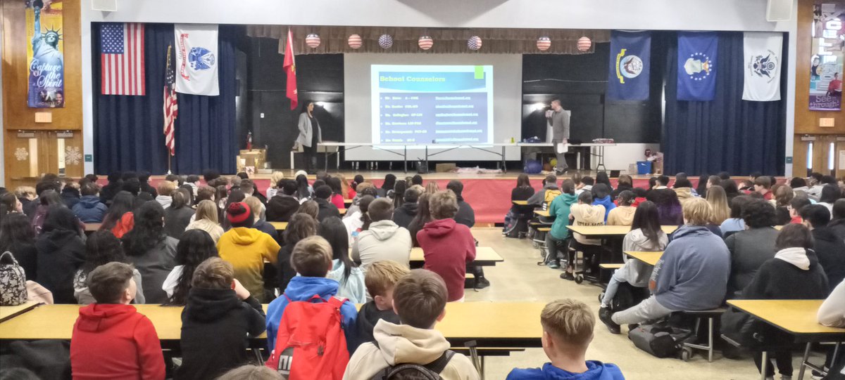 SnyderMiddle's tweet photo. Snyder 8th Course Selection Presention by BHS Staff https://t.co/YDQ8mtzFwq