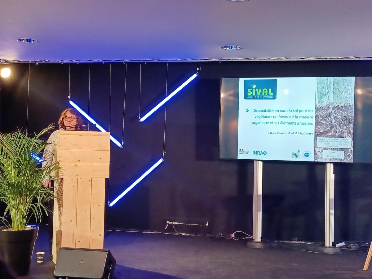 Isabelle Cousin, Manager of Soil Science Research <a href="/INRAE_France/">INRAE</a> &amp; Manager <a href="/BRGM_fr/">BRGM</a> presents at the Symposium organized by <a href="/VEGEPOLYSVALLEY/">VEGEPOLYS VALLEY</a>, <a href="/pole_dream/">DREAM Eau & Milieux</a> during <a href="/SIVAL_ANGERS/">SIVAL_ANGERS</a>, research on the storage of water in the ground and the usable reserve on a French scale.