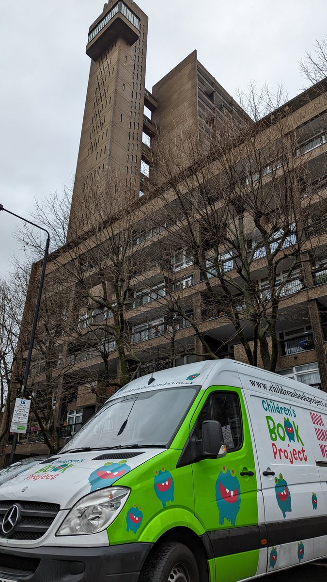 And we're in! Book HQ is now under the famous Trellick Tower in W10, very close to where we began & right amongst the communities we serve. A huge thanks to our team & our volunteers from @SalesforceUK, @abelandcole & @DCMS & an extra thank you to @RBKC for housing us!