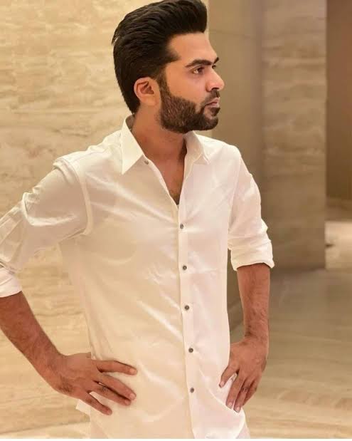 CR7_FB_GOAT's tweet photo. 6 ) SIMBU or DHANUSH https://t.co/ZzIJVmgRVm