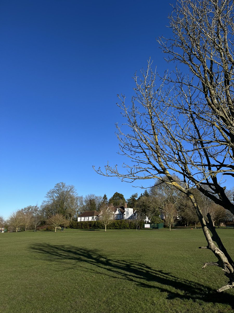 Quite a decent sky over <a href="/VisitKnowle/">VisitKnowle</a> park this afternoon…