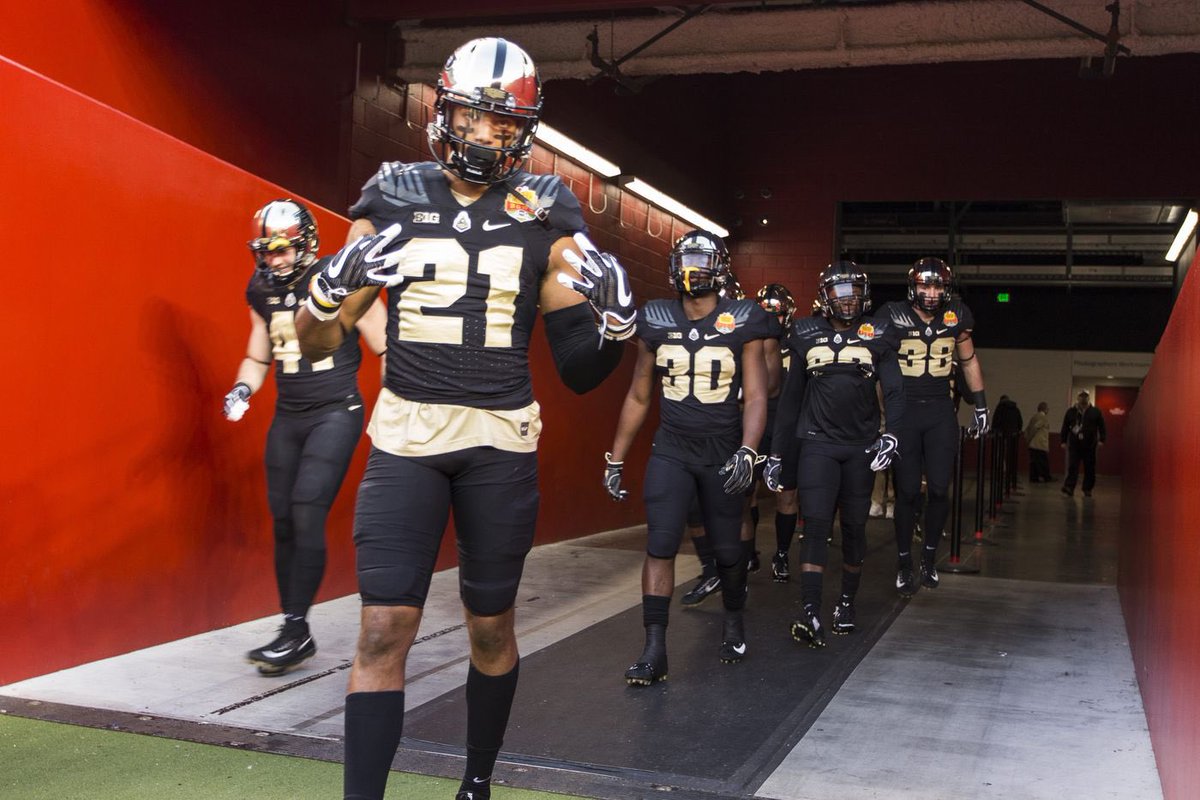 NicholsT24's tweet photo. Very Blessed To Receive an offer from the University of Purdue thanks @CoachOB_Purdue 
@CoachKRJones @CoachBerry3211 
@CincyNicole !! https://t.co/6vCmMOM33Q