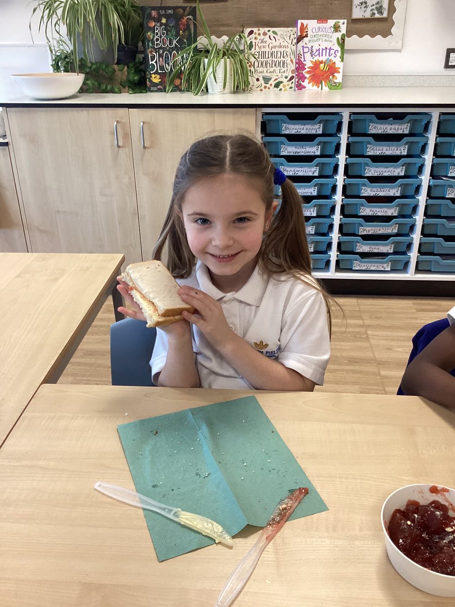 BucktonFields's tweet photo. Our literacy lesson this morning was JAM packed with fun (see what I did there)! We were writing instructions for jam sandwiches and the children absolutely LOVED it🍞🍓-1LH https://t.co/saBqq60YNi