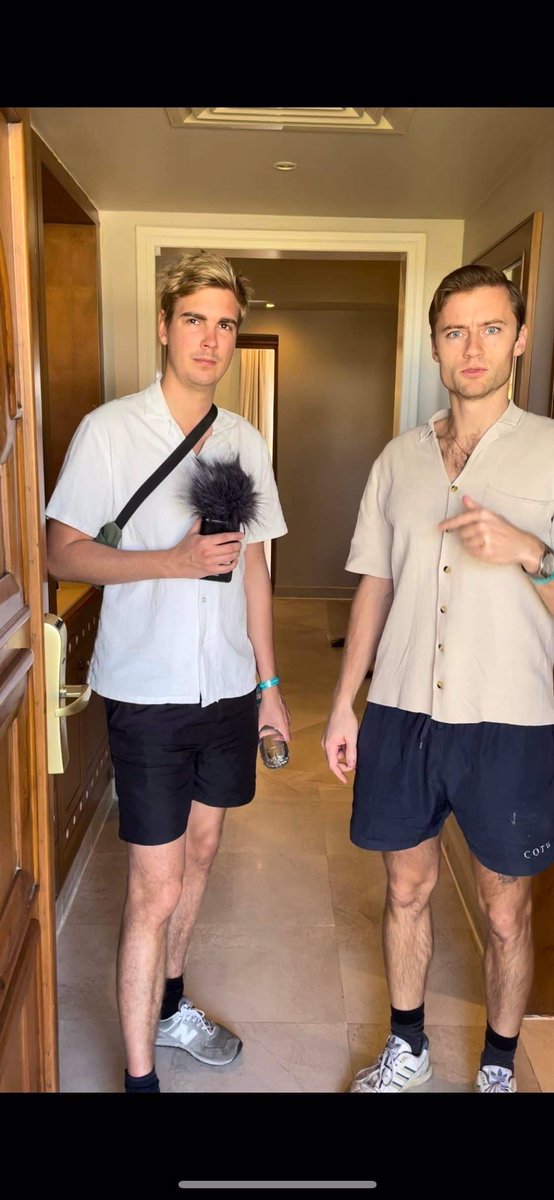 Hvor slemt er der på det værelse, som familien Jencel klagede over - og blev opgraderet fra? Vi - Danmarks Mindste Nyheder - har fået adgang til værelset. Lyt med nu: podcasts.apple.com/dk/podcast/dan…

#dkmedier