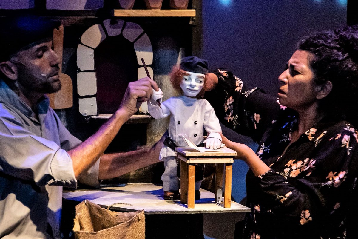 Extrema ternura en "Pieró", una obra musical para toda la familia con títeres profundamente enamorados. Recomendada para el miércoles por Milly Vazquez. Clic: martinwullich.com/piero-pequeno-…