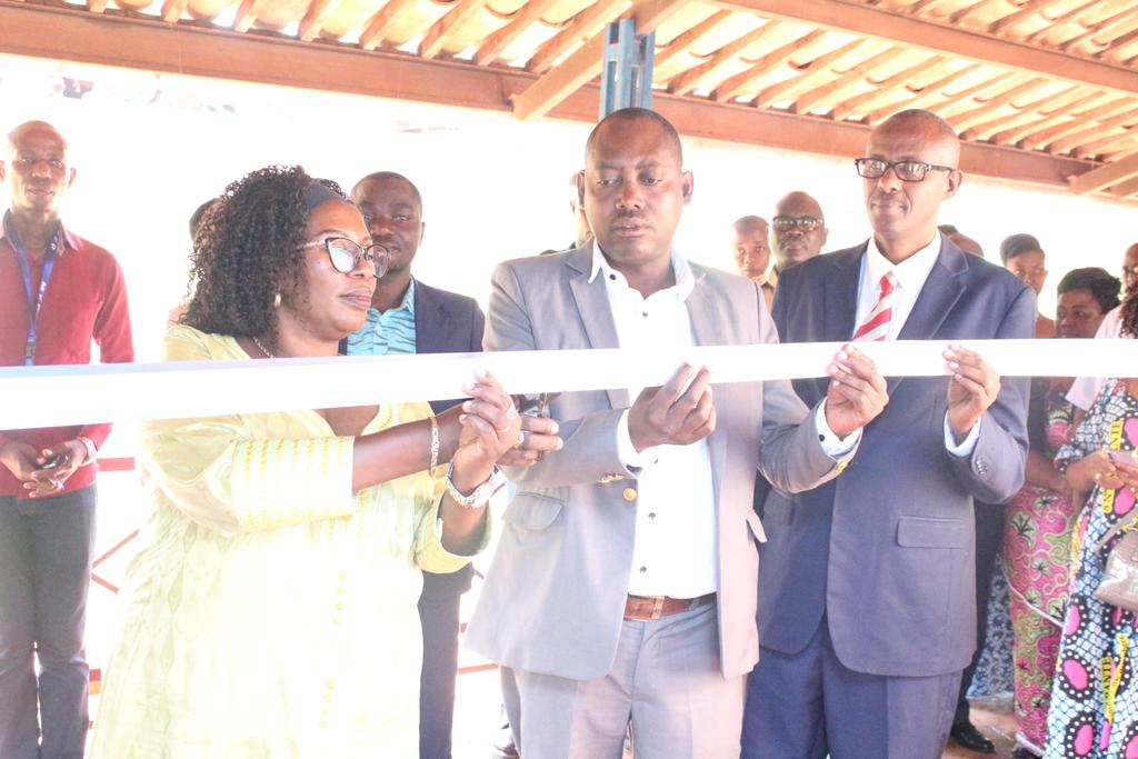 MFP_Burundi's tweet photo. La @MFP_Burundi vient d'ouvrir son guichet et sa pharmacie à l'hôpital Kinyinya ce 17 janvier 2023 de la Commune Kinyinya de la Province Ruyigi. https://t.co/4TVE4sd7fx