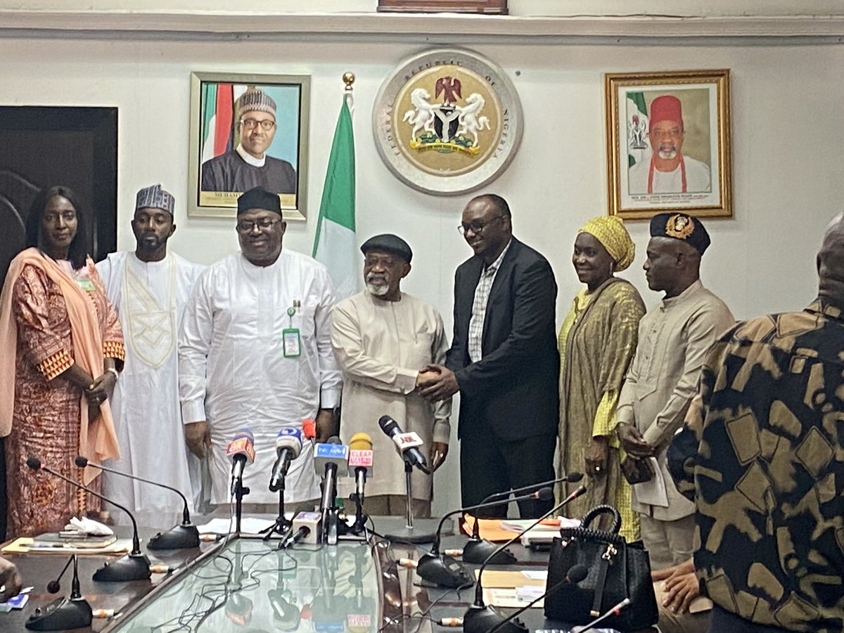 nationalnma's tweet photo. Happening Now:

NMA President, Dr Uche Ojinma at the collection of Certificate of Registration for Nigerian Association of Medical and Dental Academics (NAMDA). https://t.co/qHM2zrA67h
