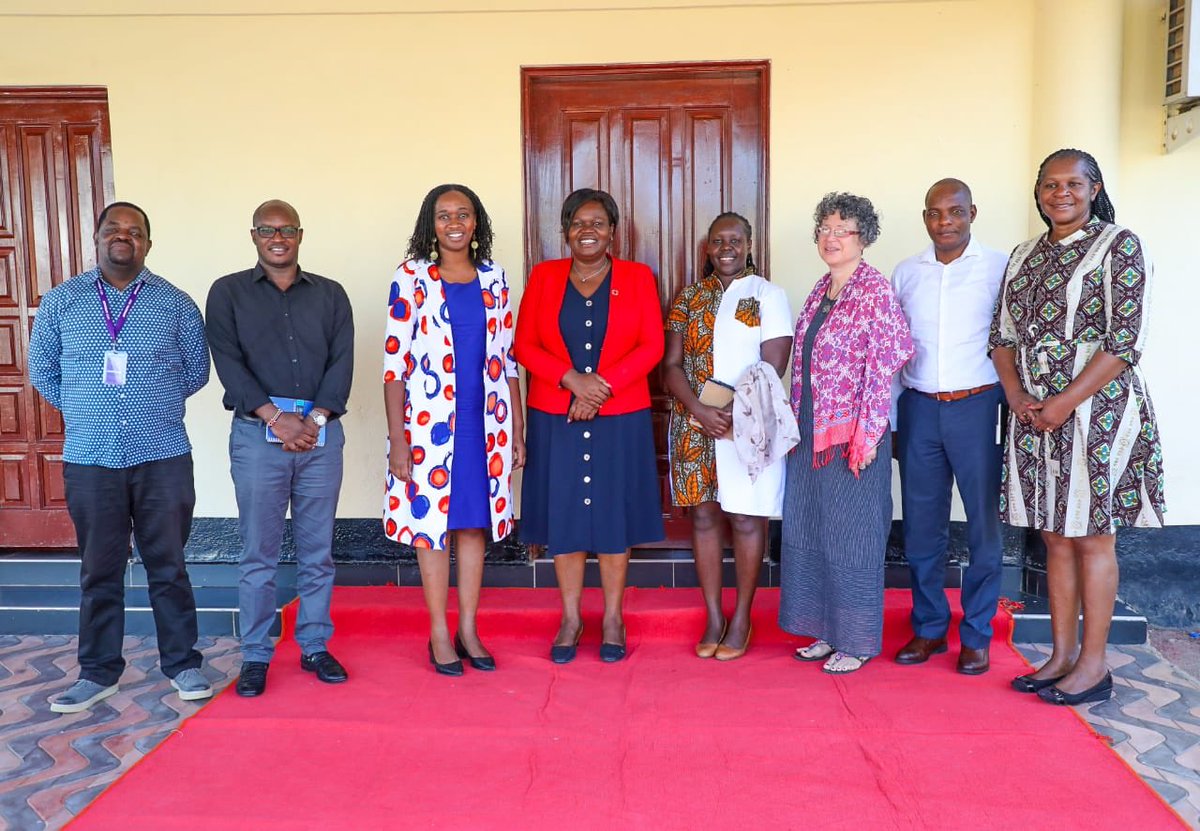 lilianotiso's tweet photo. Thank you Governor ⁦@gladyswanga⁩ for joining us at our inception meeting for the ⁦@NIHRglobal⁩ funded C-it DU-it study in Homa Bay that aims to improve ANC outcomes. We look forward to an exciting partnership! ⁦@LVCTKe⁩ ⁦@KEMRI_Kenya⁩ ⁦@LSTMnews⁩ https://t.co/hs1aR1ZlfV