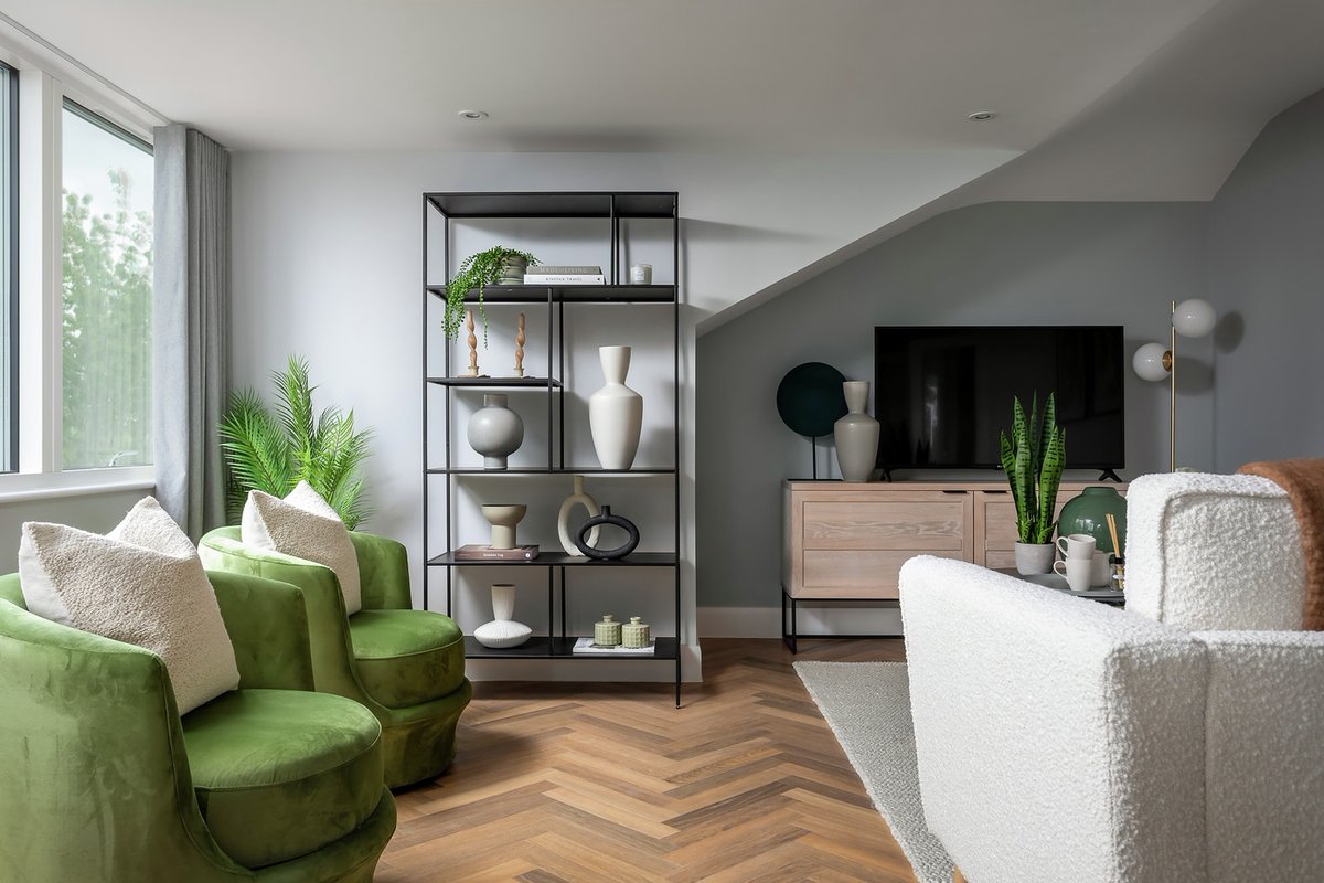 Set in a green and leafy neighbourhood, Winchester Holts offers peaceful, semi-rural living within easy reach of the city's cultural and culinary delights.

With a shared lounge and outdoor terrace for relaxing with friends, book your private tour today:
📱01962 418 059