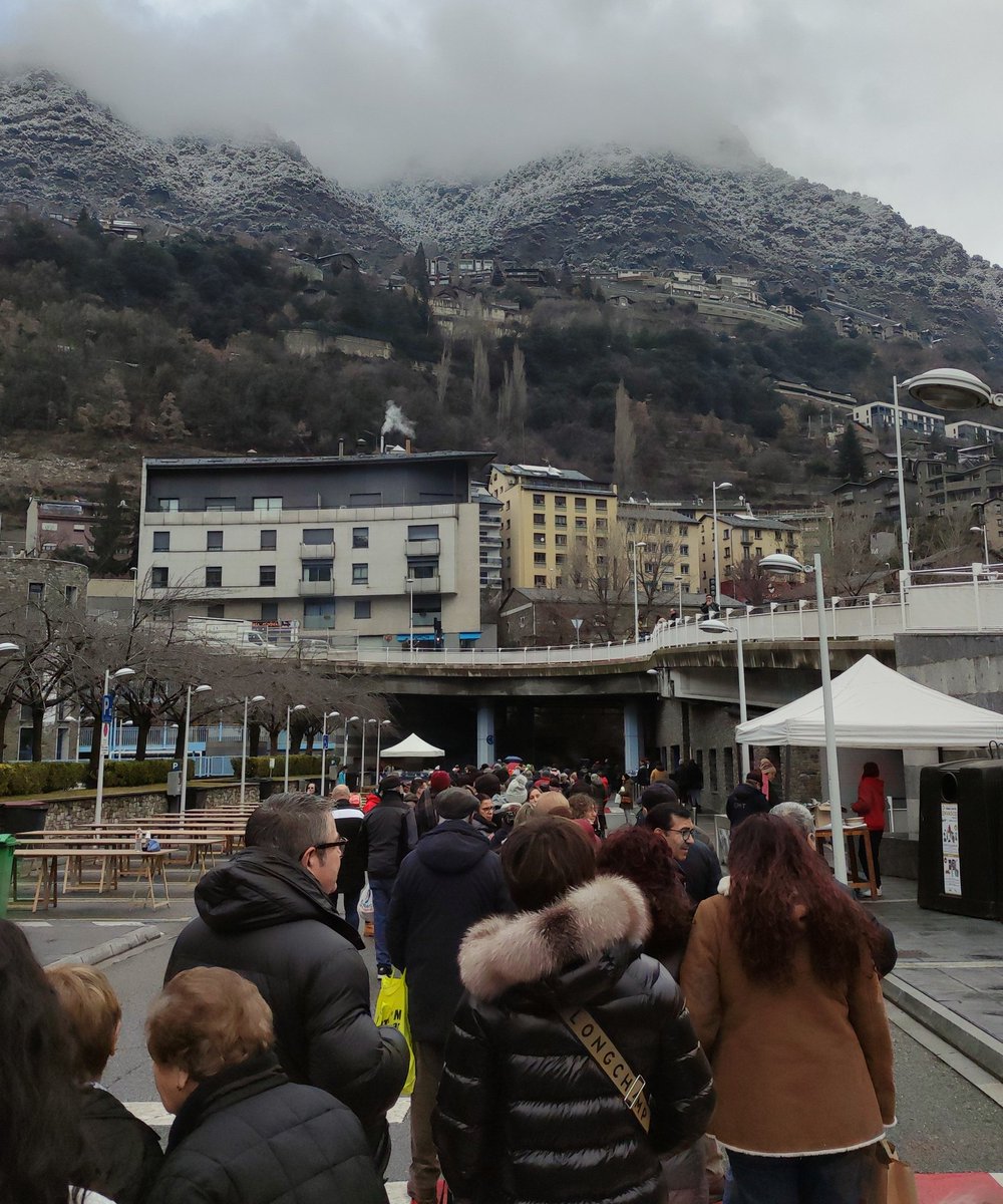 Som_Accio's tweet photo. 🍲 Celebració a Escaldes-Engordany per Sant Antoni, amb la tradicional Escudella.

👥 El president suplent del @GP_Independent, @MarcMagallon ha participat en aquesta festivitat a la parròquia.

#SomAcció https://t.co/9Xil5jHDmf