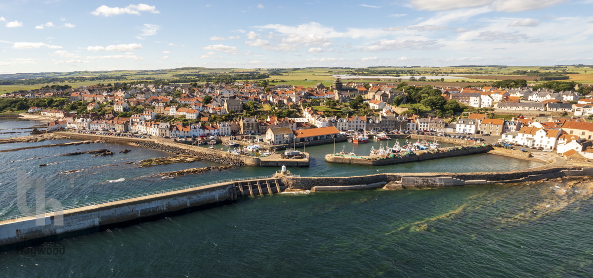 thaywoodphoto's tweet photo. Pittenweem, East Neuk of Fife; an active fishing village since medievil though a lot quieter these days. The name means "Place of the Caves". The Pano shot showcases the whole place in one shot. Do you have any stories please about it? #Fife #Fishingport #coast #panopic #harbour https://t.co/QoL2rZX8BA