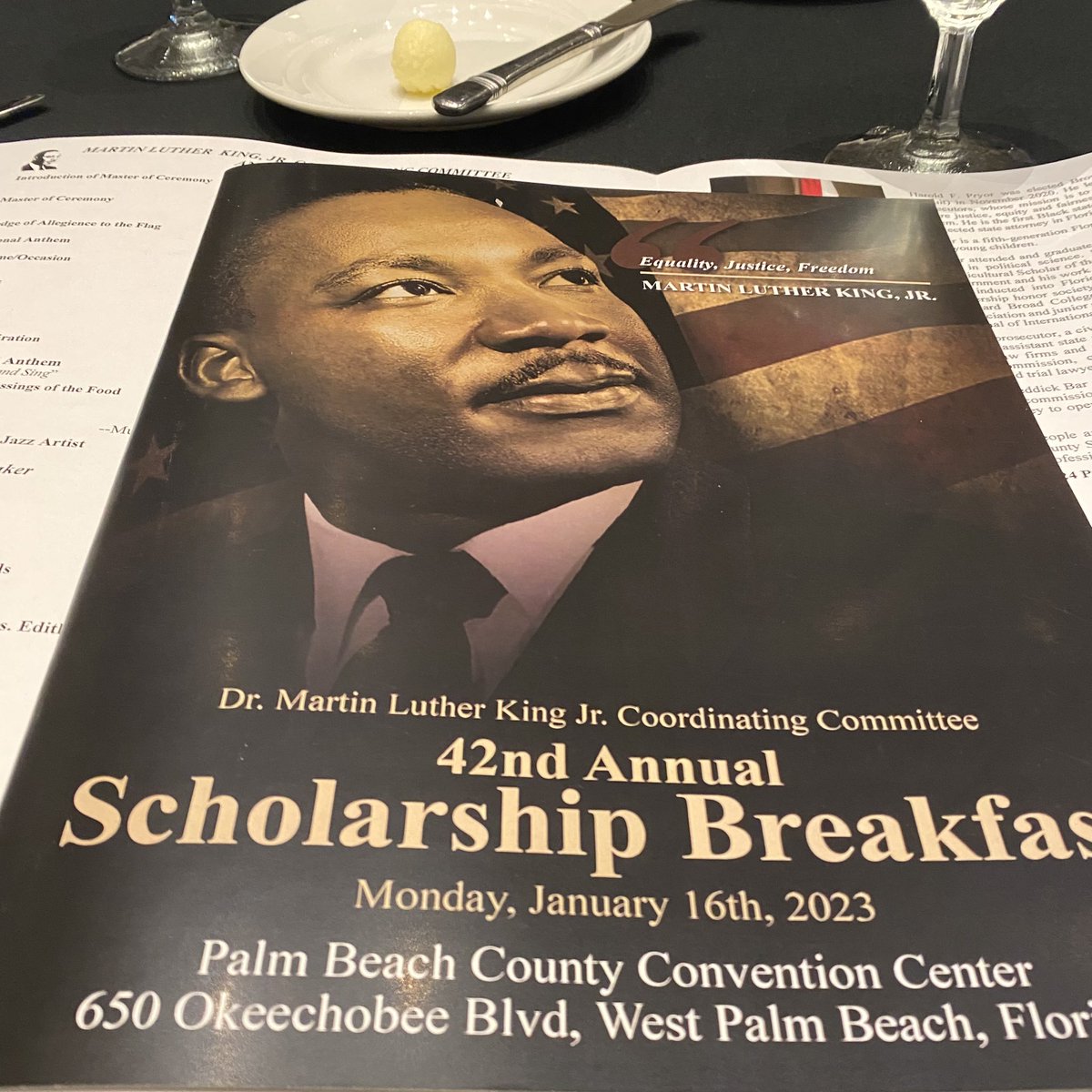 PineJogArtRoom's tweet photo. Congratulations to our Pine Jog artist for winning first place in the Martin Luther King Jr. Art Contest. The breakfast was such an inspirational time. #MLKDay #Equality #Justice #Freedom https://t.co/jVORbDOMN6