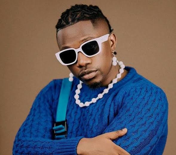 ze_mandevu's tweet image. Tusiongee sana  Retweet kwa Harmonize, like kwa Rayvanny.. 😎!