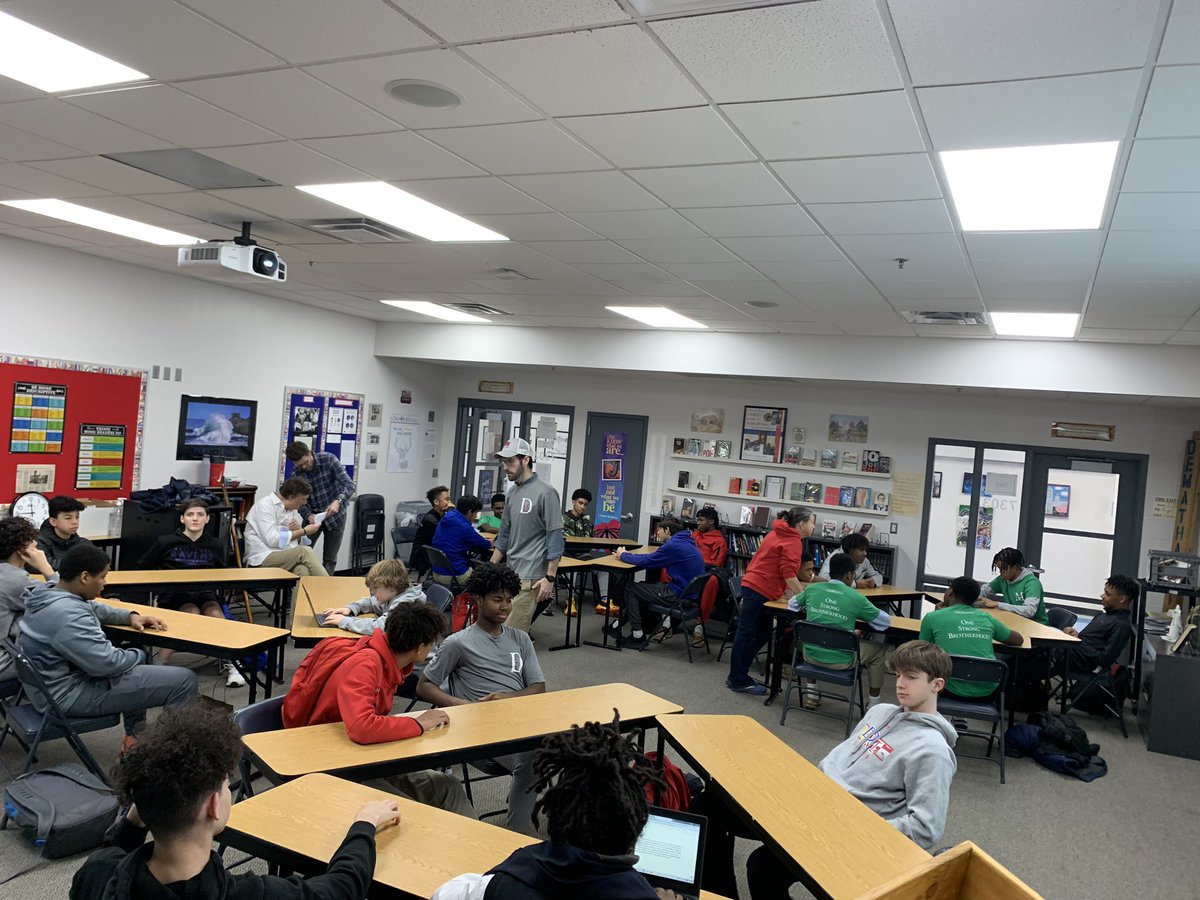 DMHouseCup's tweet image. And it’s #GoTime @DeMathaCatholic and the first DM Experience House Olympics!! #VideoGameCompetition #InstantWriting #Engineering #AcademicQuizBowl