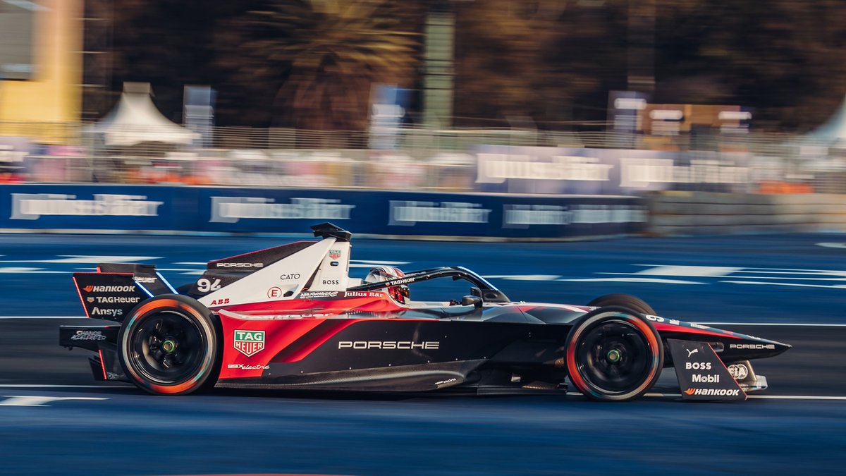 #FormulaE - Fantastic start for #Porsche to the @FIAFormulaE season: The brand-new #Porsche99XElectric Gen3 celebrated a one-two victory at the #MexicoCityEPrix! Four 99X Electric third-generation cars finished in the top seven at the season-opener in Mexico. Keep it up!